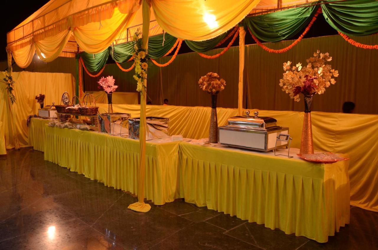 Hotel Arsh Residency Lucknow Zewnętrze zdjęcie