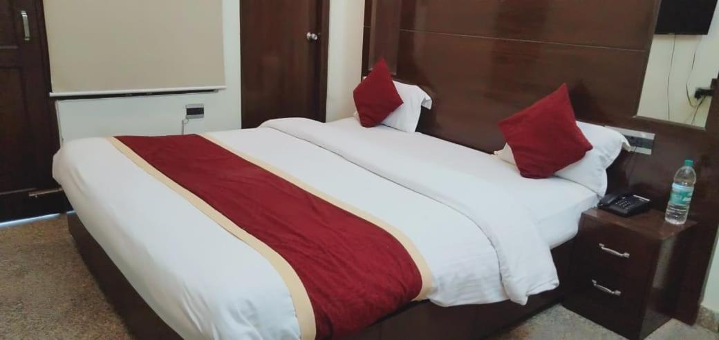 Hotel Arsh Residency Lucknow Zewnętrze zdjęcie
